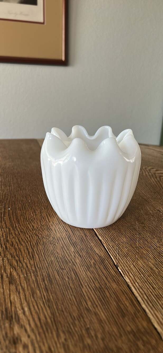 Vintage Milk Glass Rose Bowl Vase Ribbed Scalloped Crimped Rim